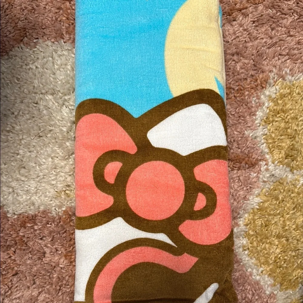 - Summer is coming! Hello Kitty Tropical Beach Towel - Pink, Yellow, Blue.